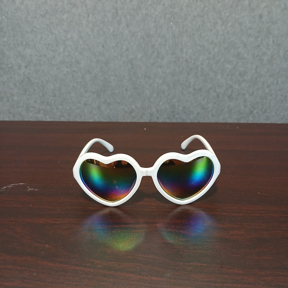 Panama Jack Kids heart Sunglasses holographic white lana del rey 2010s